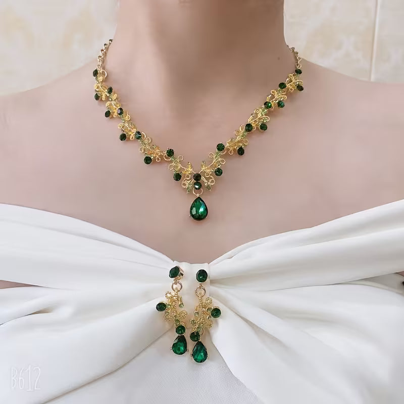 A Set of Women's Fashion Dangling Earrings and Necklace, Light Luxury Green Set for Daily Wear and Parties, Women's Accessories