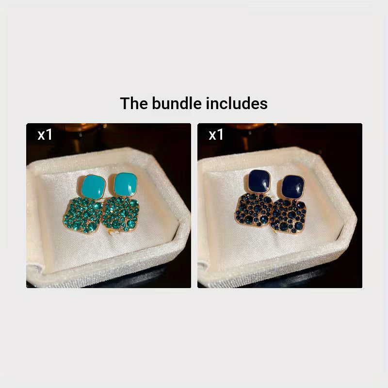 A Pair of Sparkling Square Pendant Earrings Made with Artificial Glass in a Japanese-Korean Style