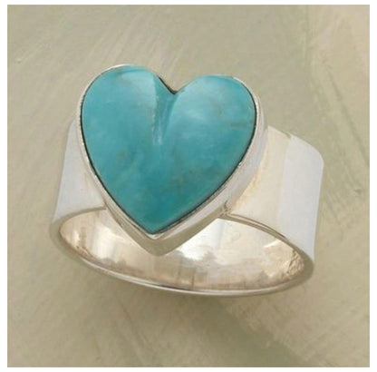 Womens Retro Heart-Shaped Geometric Ring