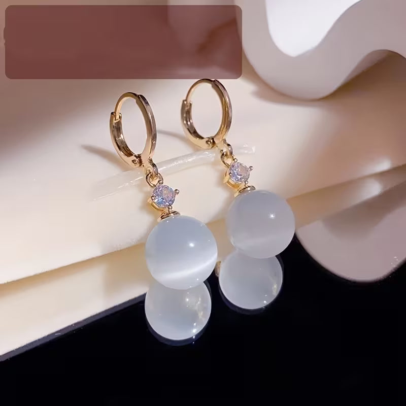 Vintage Cat'S Eye Stone Golden Water Drop Earrings, Sparkling Versatile Dangle Earrings, Perfect for Daily Wear, Parties, And Holiday Gifts, Elegant And Durable Additions