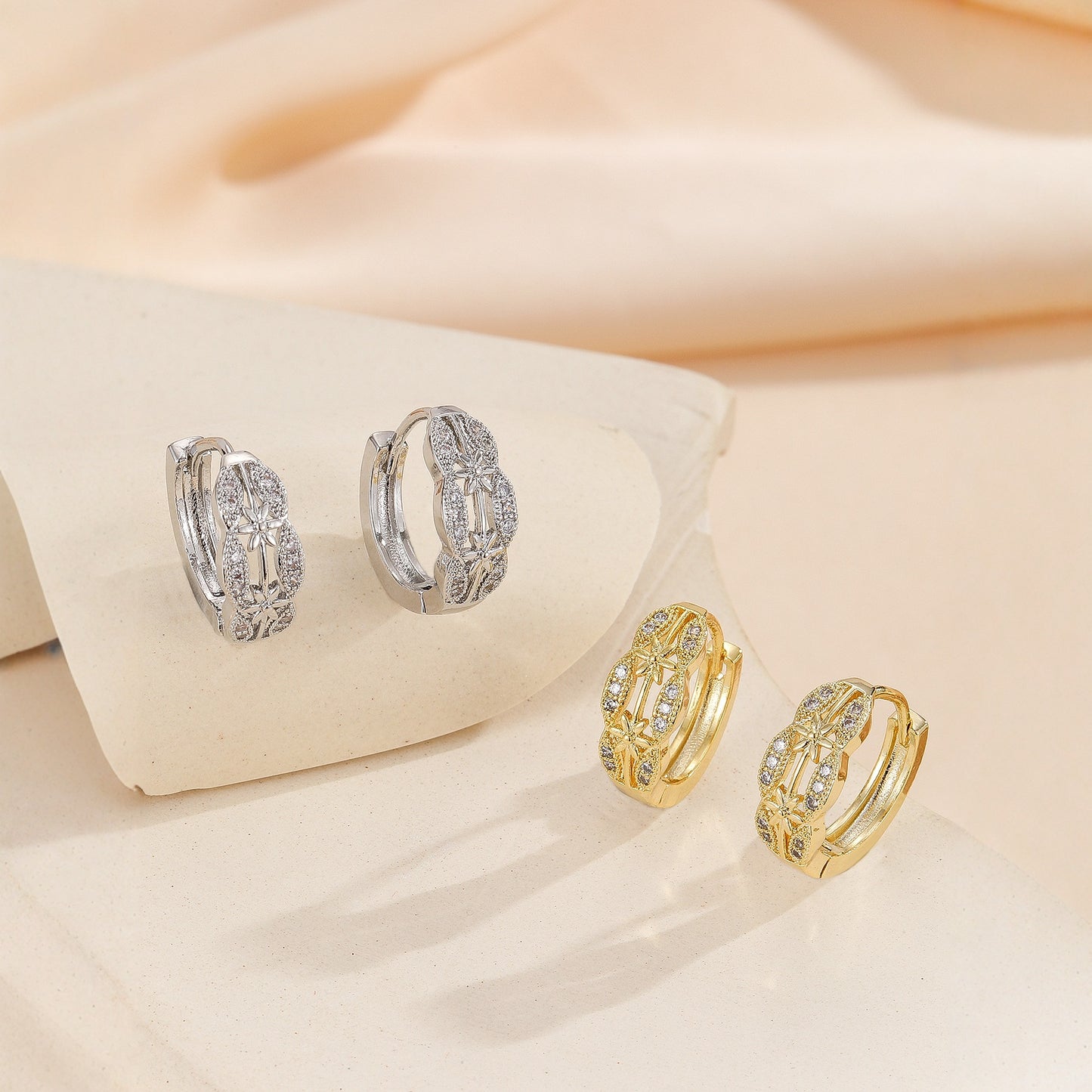 Fashionable And Luxurious Hollow Out Earrings For Women