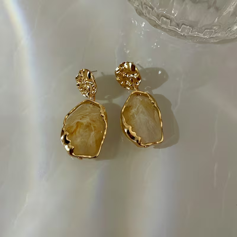 1 Pair of Elegant Vintage Irregular Resin Geometric Earrings, Suitable for Women's Banquet Parties and Vacation Wear