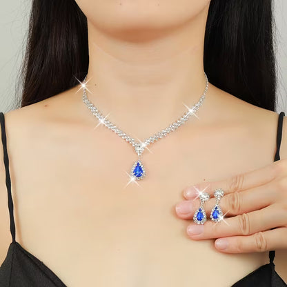 A Sparkling Teardrop-Shaped Rhinestone Pendant Jewelry Set, a Luxurious Necklace Set for Brides at Wedding Parties