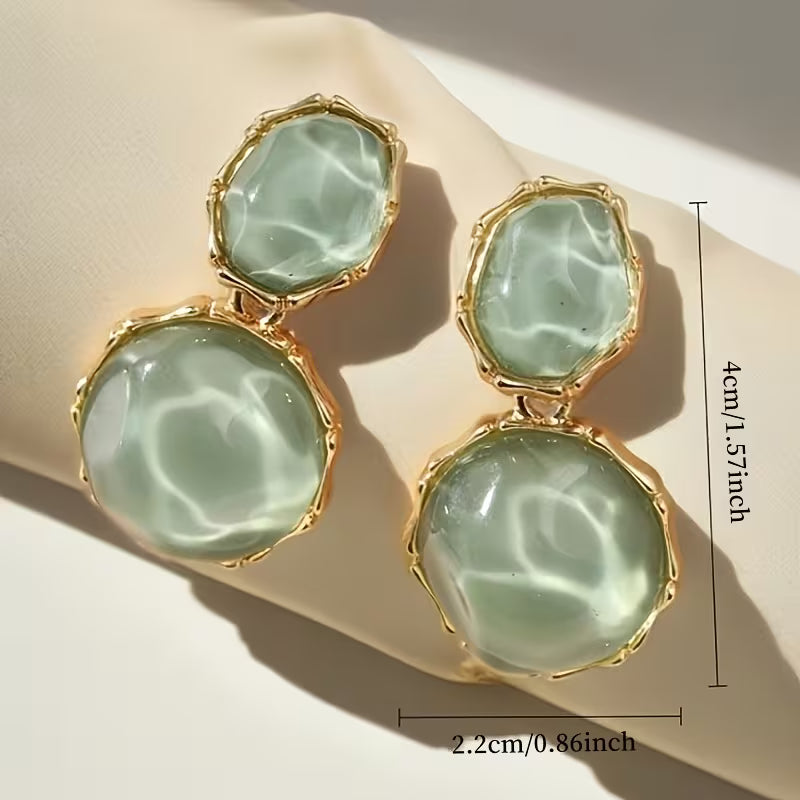 A Pair of Bohemian Geometric Oval Resin Drop Earrings, Exuding Vintage Elegance, Perfect for Women'S Daily Casual Wear And Party Occasions, a Creative Gift