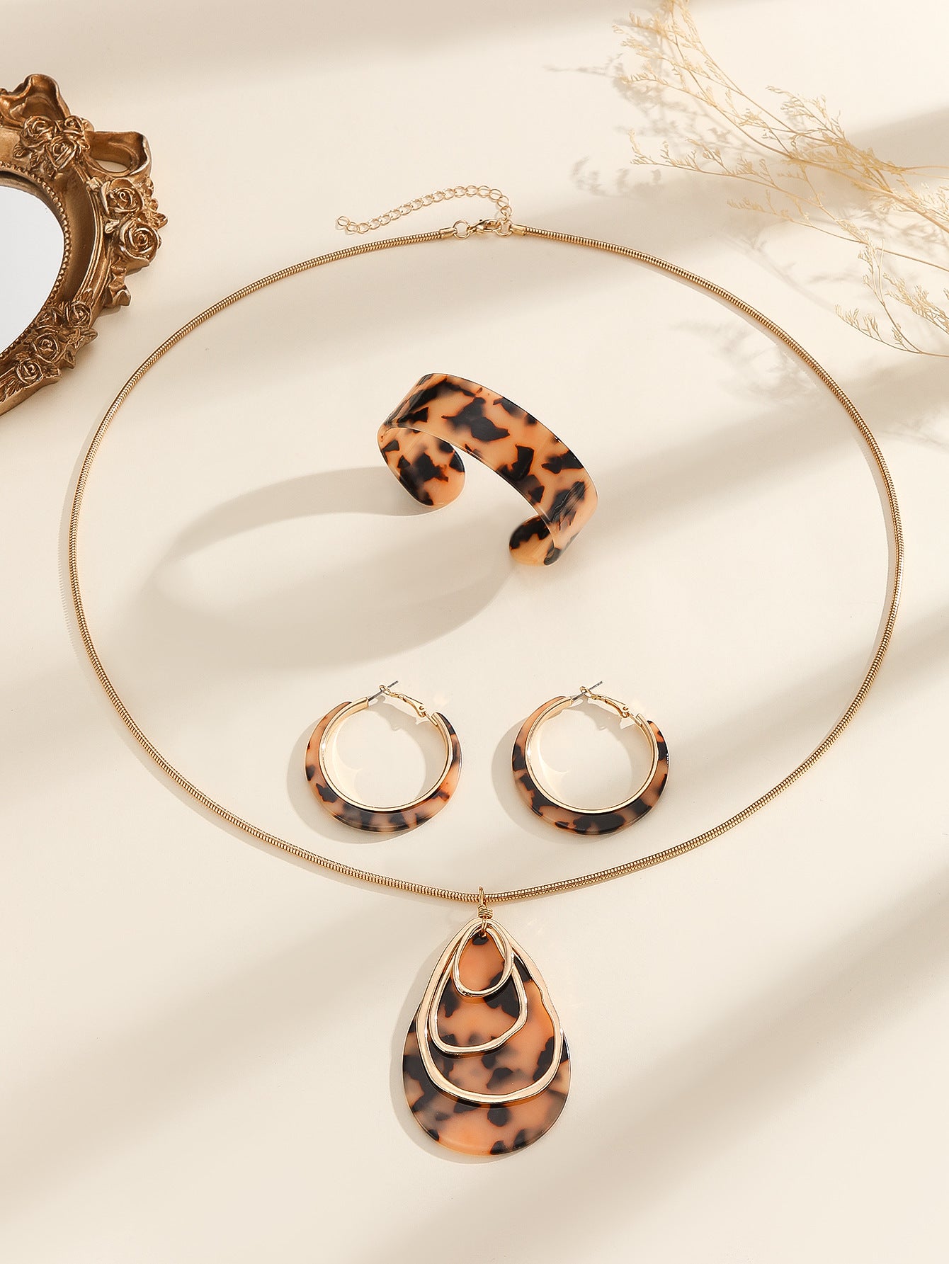 Acrylic Bracelet Earrings Necklace Fashionable Three Piece Set