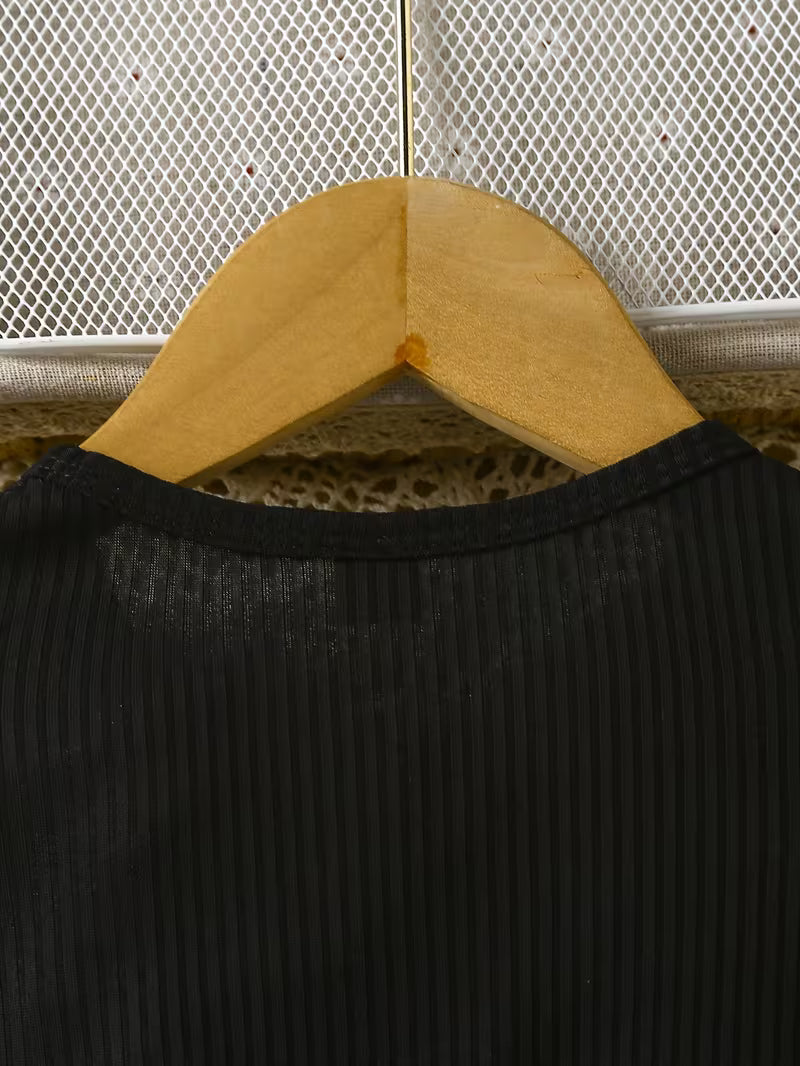 A Casual Dress with a Round Neckline, Ribbed Short Sleeves, And a Woven Feather Print, Complete with a Belt, Suitable for Outings in All Seasons