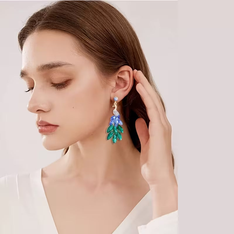 A Pair of European and American Fashion Retro Indian Exotic Peacock Earrings, Delicate & Stylish