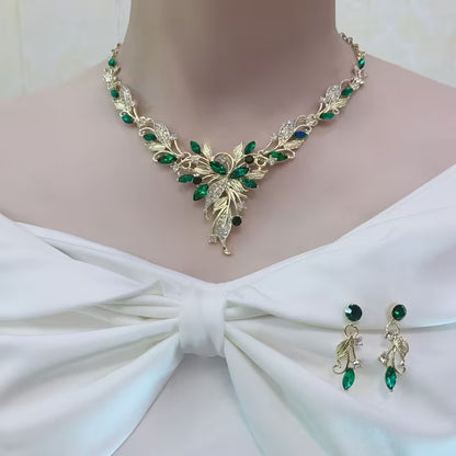 A Set of Women's Fashion Dangling Earrings and Necklace, Light Luxury Green Set for Daily Wear and Parties, Women's Accessories