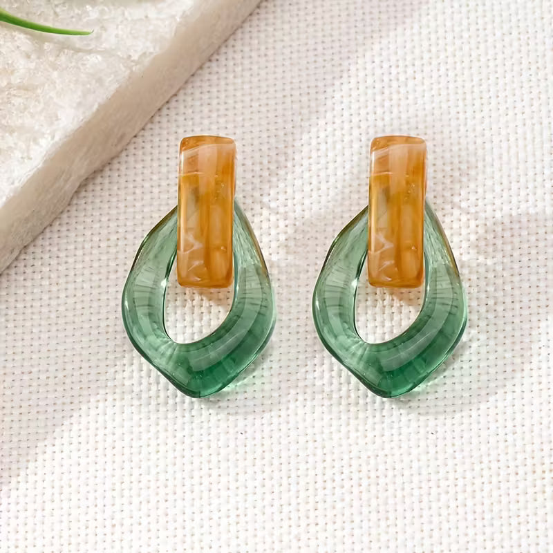 French-Style Vintage Resin Earrings, New Trendy Fashion Elegant Design Stud Earrings for Women, Suitable for Wedding and Party Wear