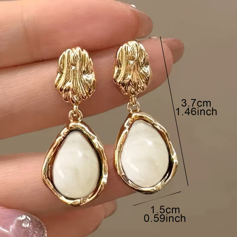 1 Pair of French-Style Vintage Gentle Personality Resin Inlaid Women's Daily Commute Date Fashion Earrings