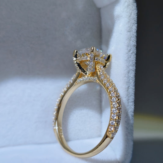 Fashionable Copper Plated Moissanite Diamond Ring