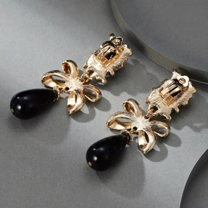 1 Pair Elegant Vintage 18K Golden Plated Zinc Alloy Resin Ear Clips with Copper Ear Needle for Daily Party Occasion