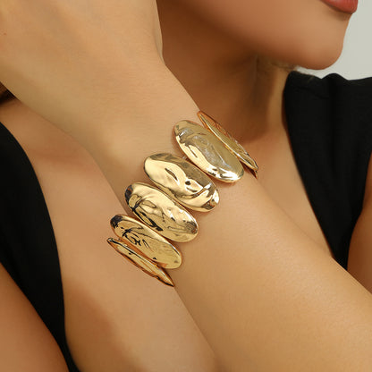 Autumn And Winter Exaggerated Elliptical Bracelet