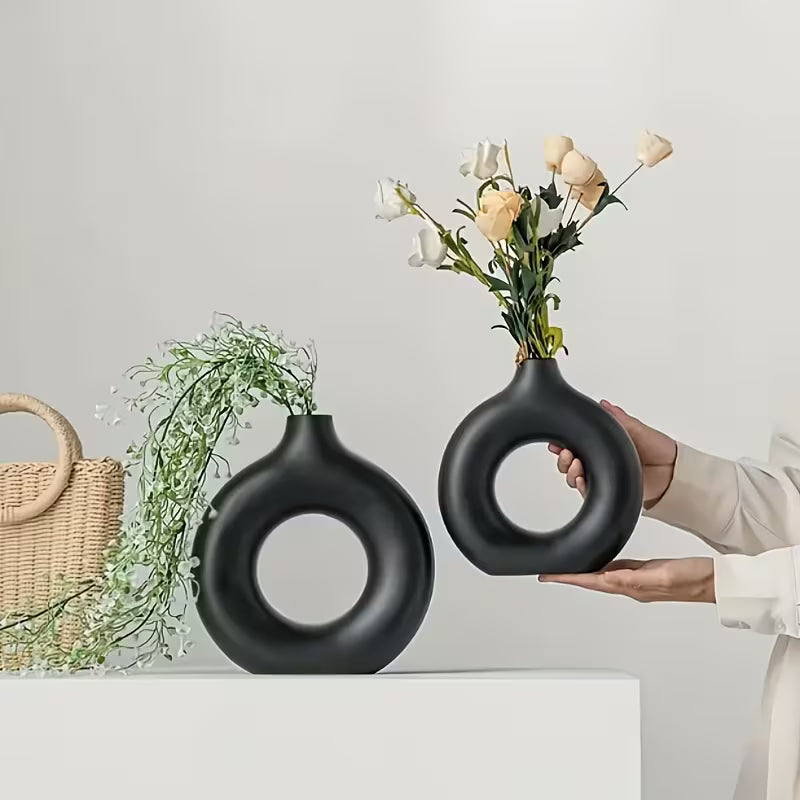 Bohemian Style Geometric Hollow Round Vase - Made of Durable Plastic, Suitable for Home And Living Room Decoration. A Single-Piece Molded Plastic Vase for Hydroponics, Resembling Ceramic, Designed for a Single Flower Or As a Donut Vase
