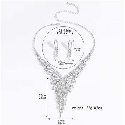 This Jewelry Set Is Crafted with Exquisite Craftsmanship, Featuring a Necklace That Resembles Outstretched Wings, with Smooth Lines And a Strong Sense of Design. The Matching Earrings Continue The Same Style