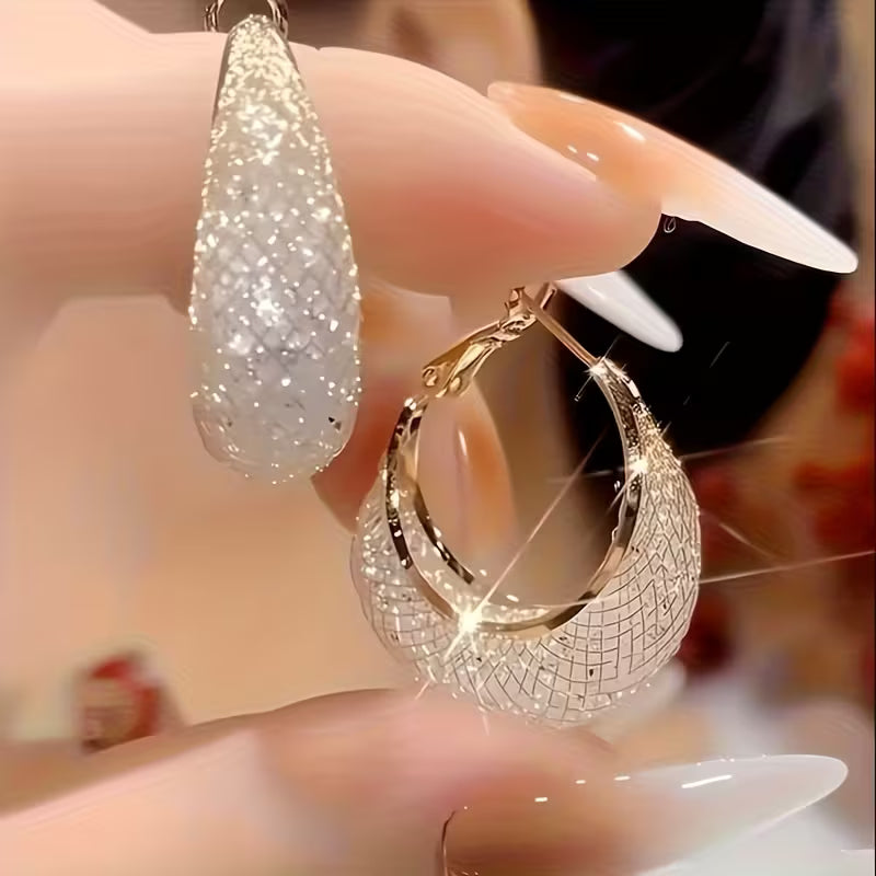 1 Pair of High-End Hollow Mesh Teardrop Drop Earrings, Versatile and Elegant, Gentle and Shiny, Suitable for Daily Commuting, Dating, or Holiday Gifting