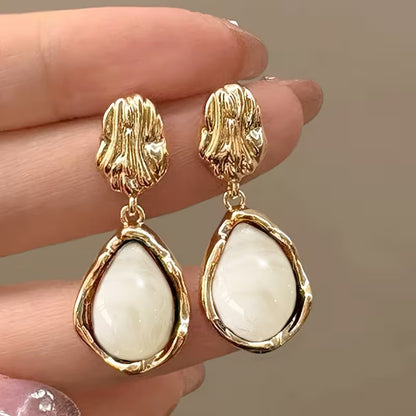 1 Pair of French-Style Vintage Gentle Personality Resin Inlaid Women's Daily Commute Date Fashion Earrings