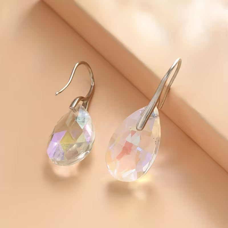 Fashionable New Jewelry Set Featuring Colorful Crystal Drop Earrings And a Pendant Necklace.