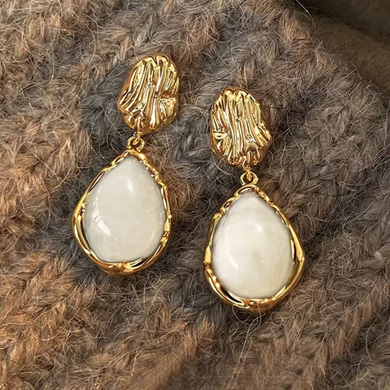 1 Pair of French-Style Vintage Gentle Personality Resin Inlaid Women's Daily Commute Date Fashion Earrings