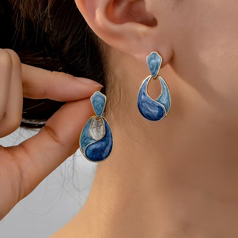 Lightweight Geometric Drop Earrings in a Boho-Chic Style, Made of Resin And Zinc Alloy, Ideal for Casual Outfits in Blue Or Green