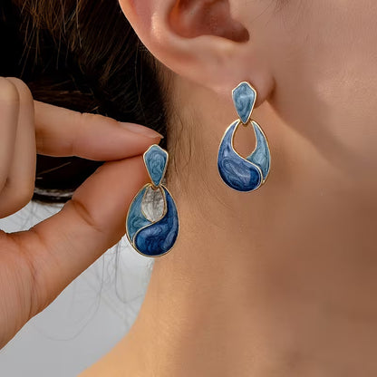 Lightweight Geometric Drop Earrings in a Boho-Chic Style, Made of Resin And Zinc Alloy, Ideal for Casual Outfits in Blue Or Green