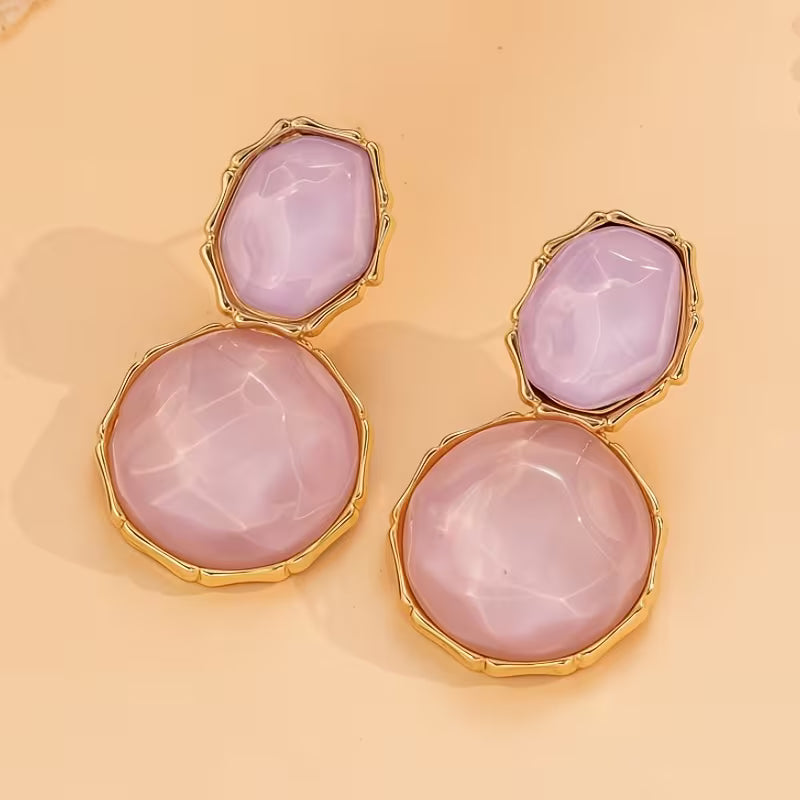A Pair of Bohemian Geometric Oval Resin Drop Earrings, Exuding Vintage Elegance, Perfect for Women'S Daily Casual Wear And Party Occasions, a Creative Gift