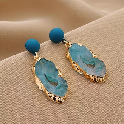A Pair of Vintage Irregular Hollow Resin Pendant Earrings, Women's Jewelry Suitable for Vacation and Casual Attire