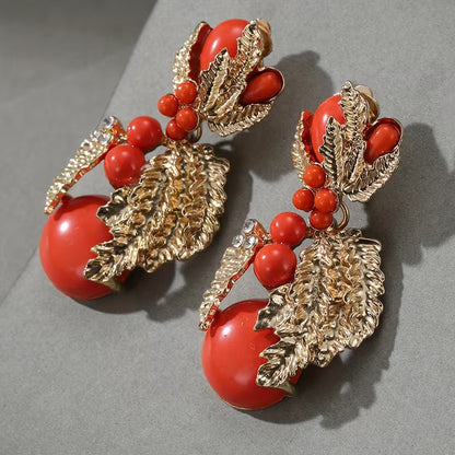 A Pair of Sweet and Elegant Resin Flower Ear Clips, Perfect for Women's Holiday, Birthday, Date, Party, Vacation, Shopping, Daily Wear, and Commuting Accessories