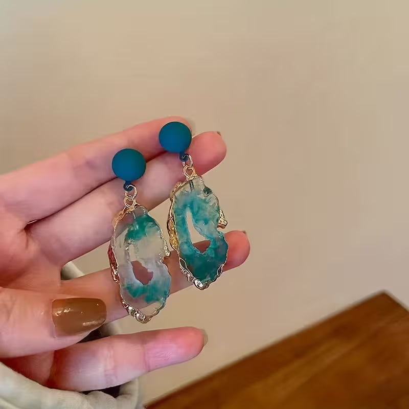 A Pair of Vintage Irregular Hollow Resin Pendant Earrings, Women's Jewelry Suitable for Vacation and Casual Attire