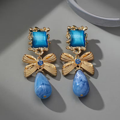 1 Pair Elegant Vintage 18K Golden Plated Zinc Alloy Resin Ear Clips with Copper Ear Needle for Daily Party Occasion