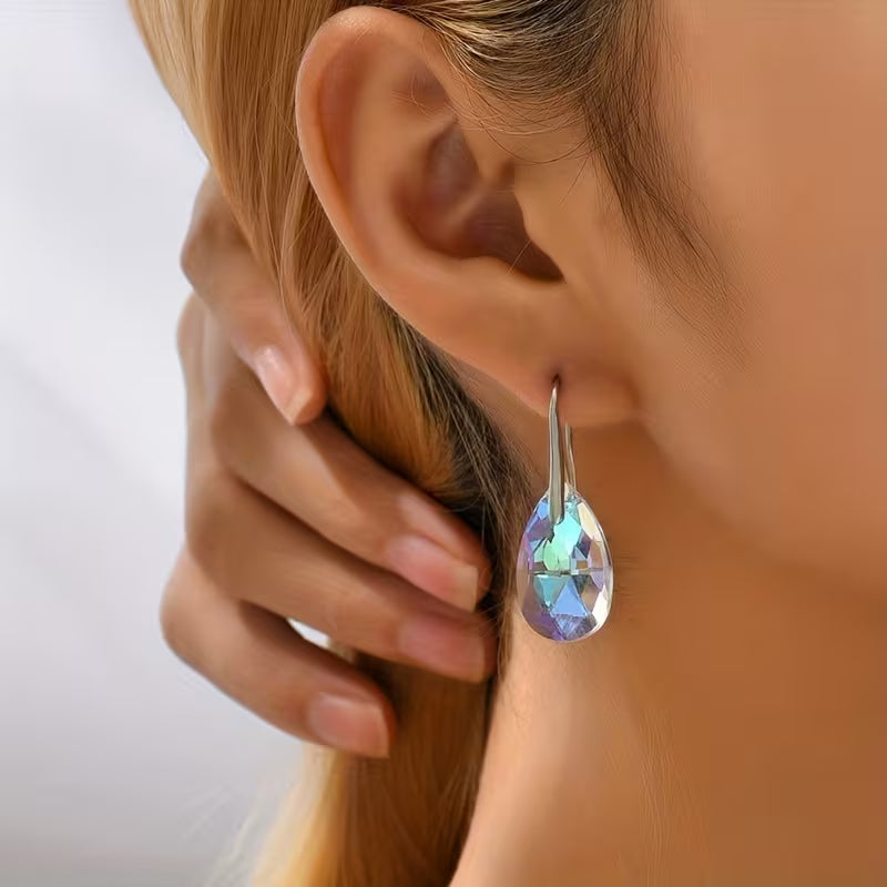 Fashionable New Jewelry Set Featuring Colorful Crystal Drop Earrings And a Pendant Necklace.