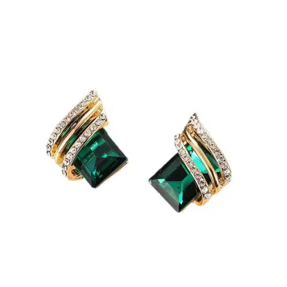 Elegant Diamond-Shaped Wing Geometric Design Earrings Adorned with Sparkling Zirconia Stones, Fashionable High-End Jewelry for Women, Suitable for Both Everyday Wear And Special Occasions