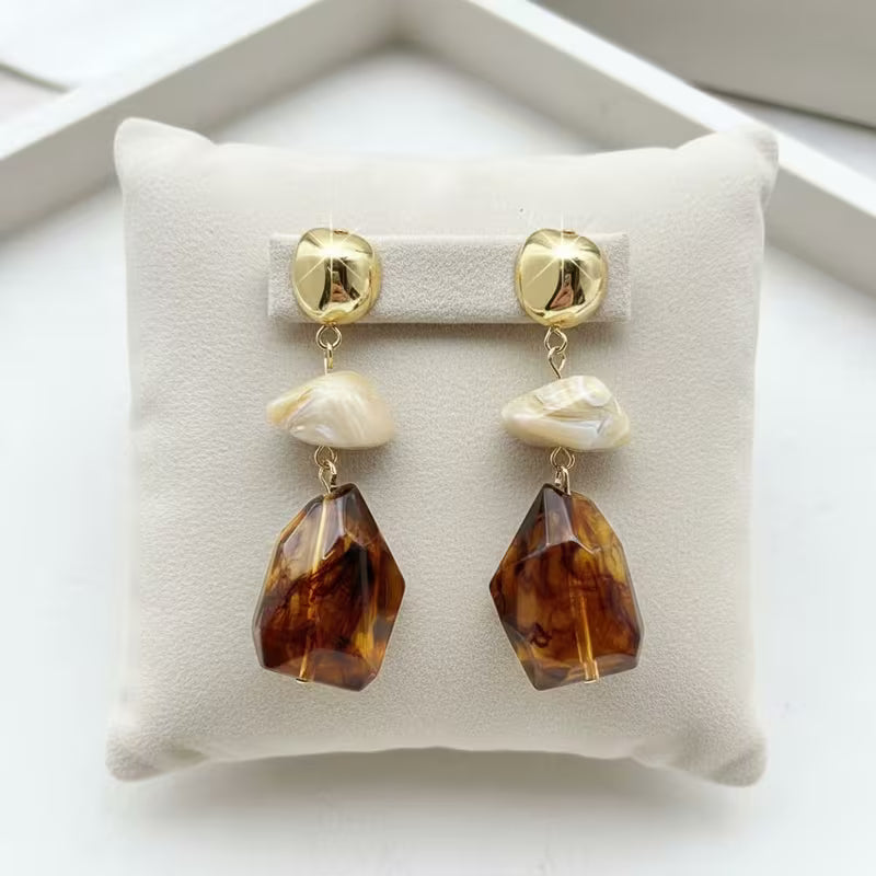 1pc Women's Vintage Bohemian Teardrop Earrings - Large -Looking Resin/-like Beads, -Tone & Accent - Elegant Dangle for Daily Wear, Parties, Weddings, Year-Round - Boho Wedding & Christmas