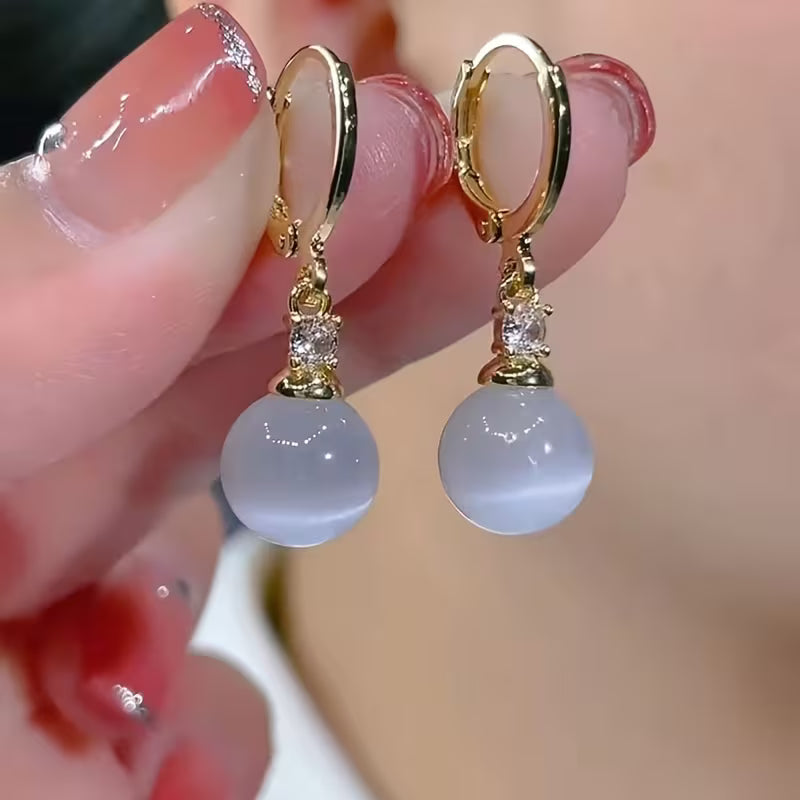 Vintage Cat'S Eye Stone Golden Water Drop Earrings, Sparkling Versatile Dangle Earrings, Perfect for Daily Wear, Parties, And Holiday Gifts, Elegant And Durable Additions