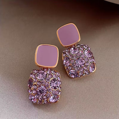 A Pair of Sparkling Square Pendant Earrings Made with Artificial Glass in a Japanese-Korean Style