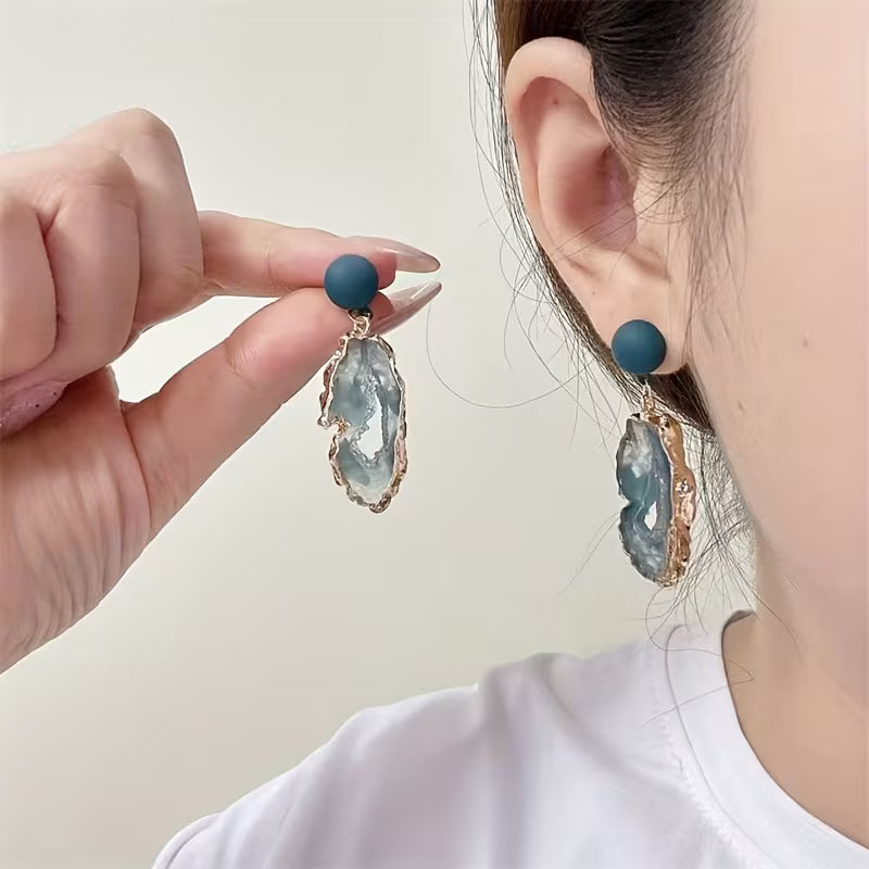A Pair of Vintage Irregular Hollow Resin Pendant Earrings, Women's Jewelry Suitable for Vacation and Casual Attire